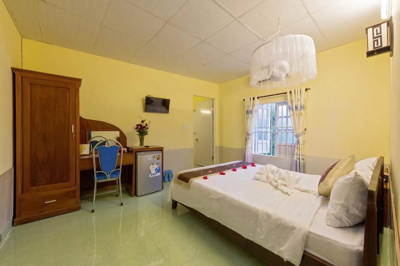 Bougain Villeas Homestay Hoi An