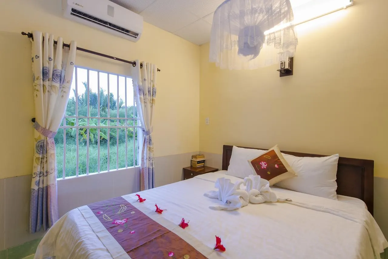 Bougain Villeas Homestay Hoi An Wietnam